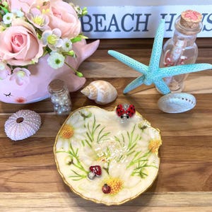 Little Love Bug Scallop Shell Jewelry Dish | Daisies & Ladybugs Seashell Ring Dish | Coastal Seashell Trinket Dish | Cottagecore Fairy Decor