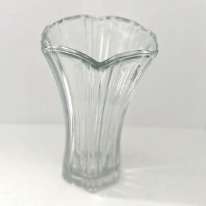 Vintage anchor hocking glass vase