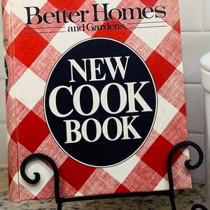 Vintage Better Homes and Garden cookbook
