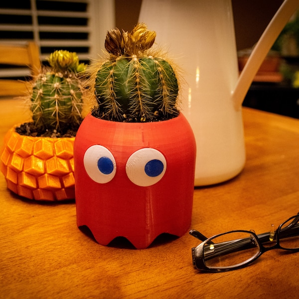 Pacman Inspired Ghost Planter - succulent planter - 3d printed - Succulent pots - gift for her - gift for mom - gifts for women - cactus