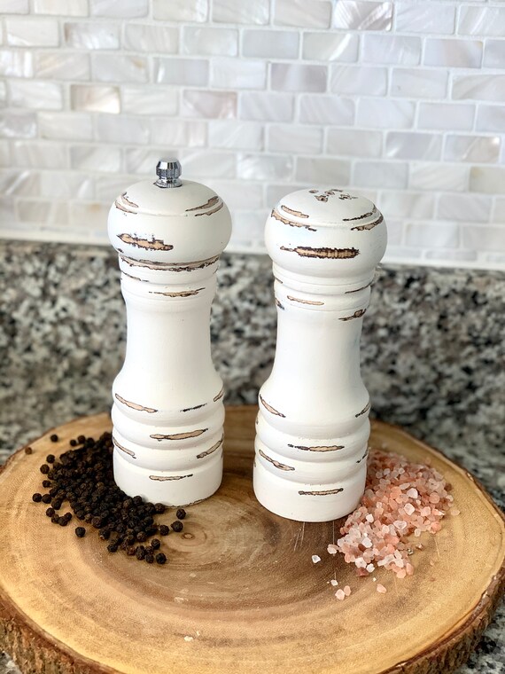 Farmhouse Rustic Distressed 6 Salt Shaker & Pepper Mill Shakers Grinder  Black and White 