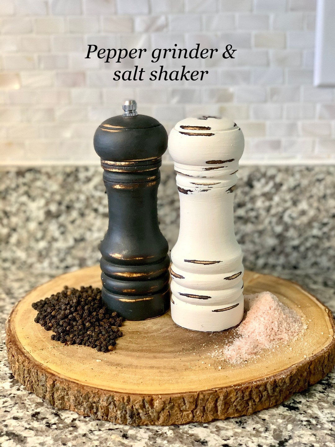 Glass Farmhouse Salt and Pepper shakers set - Cute Black Salt and Pepper  Shakers for Home Restaurant or wedding Gifts - Perfect addition to any  kitchen Decor - Rustic Salt and Pepper Shakers (BLACK)