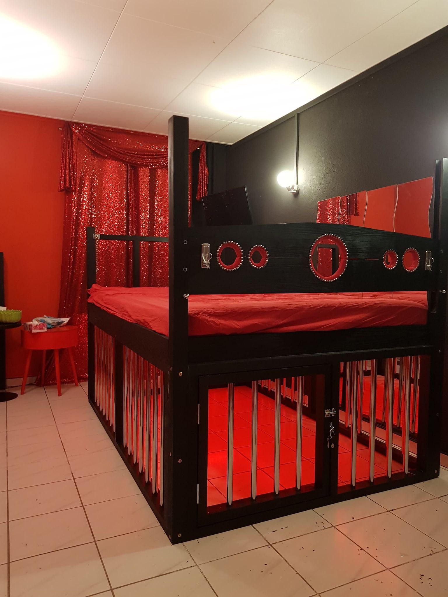 Bondage Cama Con Jaula Y Luz Dormitorio Cama Fetiche Juguetes Fetiche 