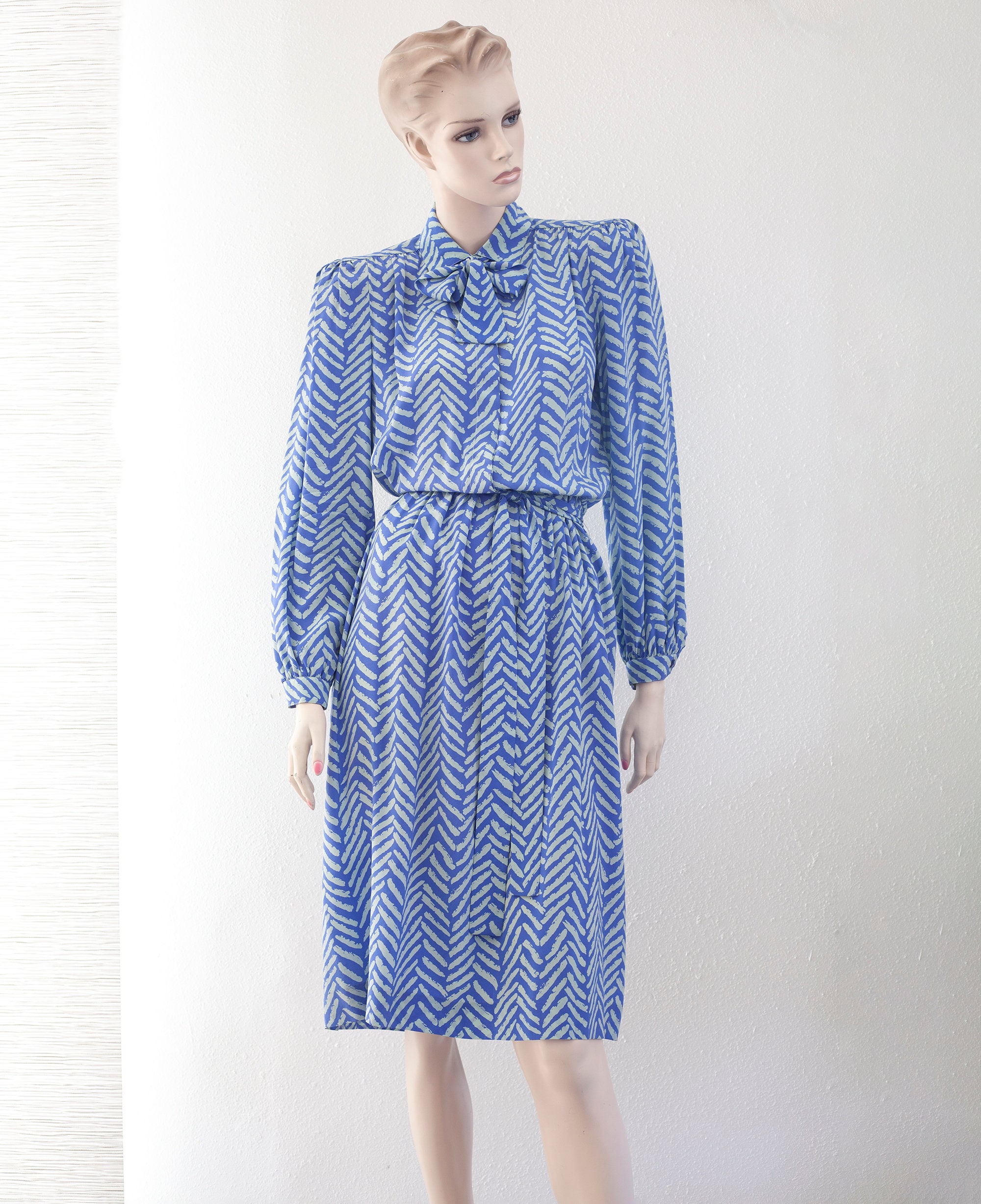 ワンピース Liz claiborne Dresses 100% Silk Dress Vintage Liz Claiborne 100% SILK Dress, Size 8, Made in Korea