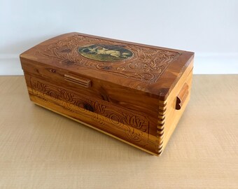 Vintage Men's Wood Carved Trinket Jewelry Box, Handmade 1940s