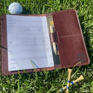 Cartera para tarjetas de puntuación con portalápices incorporado. Cuenta con 2 bolsillos para tarjetas de crédito. Personalizable. Regalo para él. Regalo de Navidad