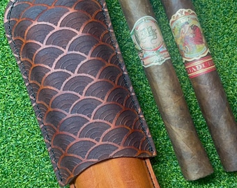 Resecigarretui med japanskt Seigaiha-vågmönster. Handgjort cigarretui i läder för två fingrar. Gjutet cigarrhållare i läder. Present till honom.