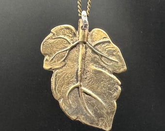 Bronze fig leaf