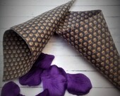 Gothic Confetti cones, favour cones, skull and bones, alternative wedding, Gothic wedding, wedding favours,Black and Gold, Sweet cones
