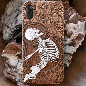 Laser Engraved Wood Phone Case iPhone X, 11, 12, 13, 14, Samsung Note 9, 10, 20, S9, 10, 20, 21, 22, Medical Art, Anatomical Case