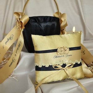 Gepersonaliseerde ringkussen en bloemenmeisjesmand in zwart en goud, gothic bruiloft bloemenmeisjesmand, goud en zwart ringkussen