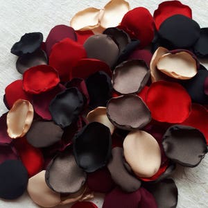 Vampire Halloween Satin Rose Petals Blood Scary Party Decoration Red, Brown, Gelbe,Burgundy & Black Satin Rose Petals Halloween Party Petal