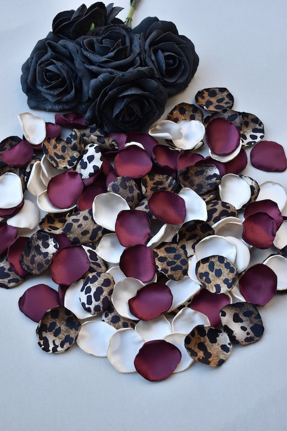 Animal print to a wedding 2025