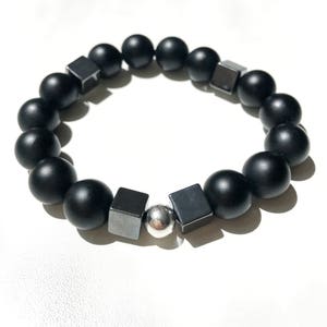 Men's black bracelet. Black bead bracelet. Black gemstone bracelet. Mens beaded bracelet. Black agate bracelet