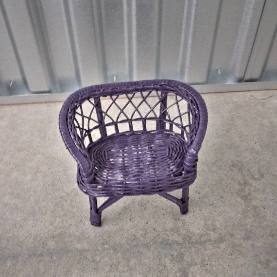 mini wicker chair