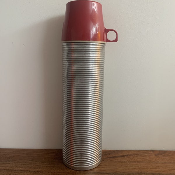 Vintage Red Thermos with cups, Travel coffee and tea Thermos, Rustic Prop, Vintage Prop, Vintage Picnic