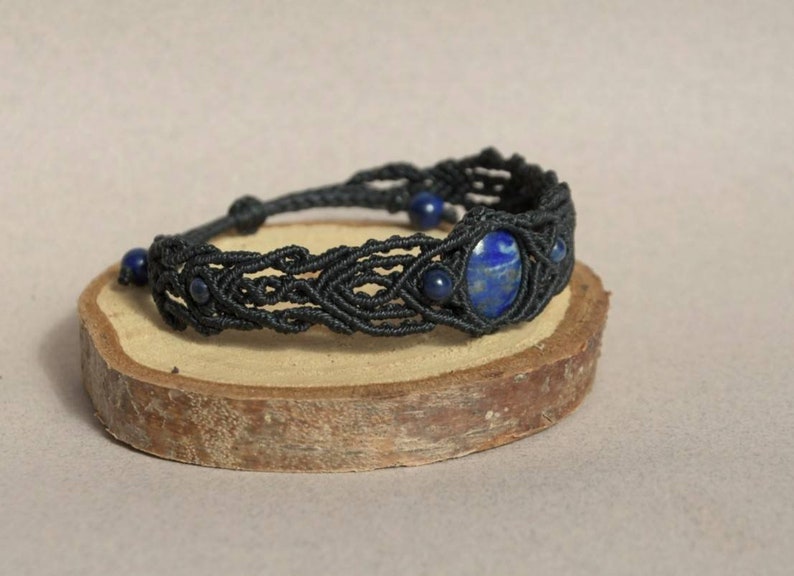 Bracelet with Lapis Lazuli Macram\u00e9 Boh\u00e9me Jewelry Lapis Lazuli Micro Macram\u00e9.