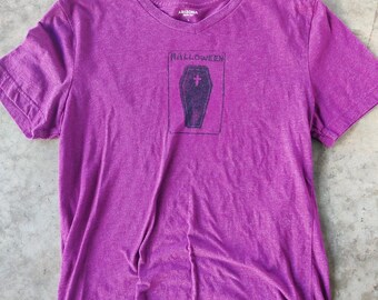 Handprinted Halloween Playing Card Burgundy Short Sleeve Shirt Upcycled - Size Large