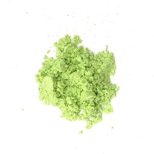 Avocado Powder for Hermit Crabs - Natural Pigments - Pour N’ Go Food Tube ™