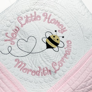 Embroidered Bumble Bee Baby Blanket: Personalized Cotton Quilt