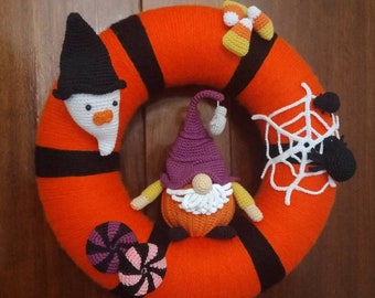 Halloween wreath for front door decoration, amigurumi halloween ornaments, Halloween pumpkin wreath
