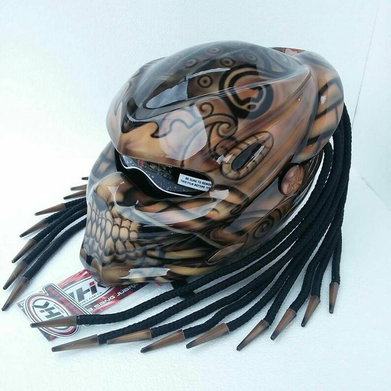 Шлем хищник с пастью