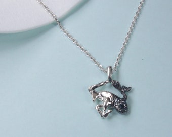 Srebrny wisiorek ze znakiem zodiaku Koziorożec