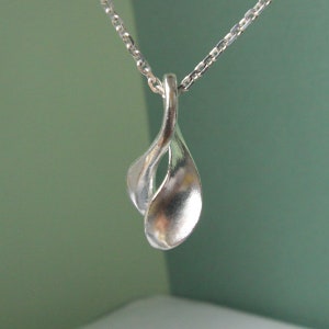 sterling silver bayleaf pendant