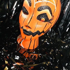 Hey PUMPKIN, Halloween Mannequin Head Display Lightweight and Portable Glam