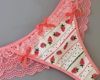 Braguitas de encaje de algodón con estampado de fresas, lencería hecha a mano.