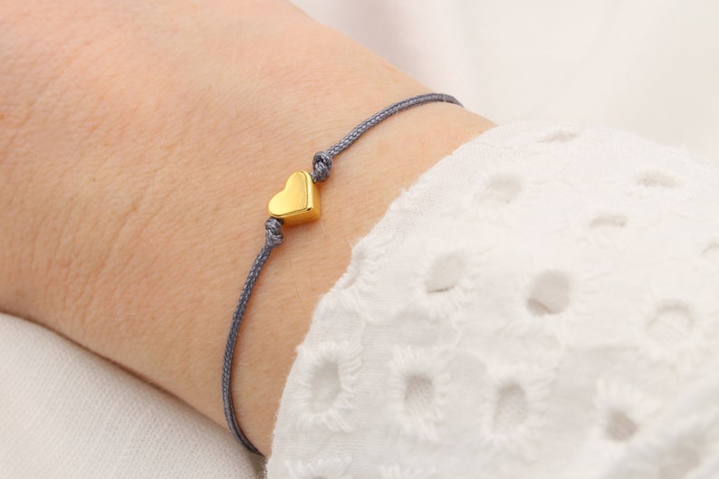 graues Armband Makramee mit Herz gold