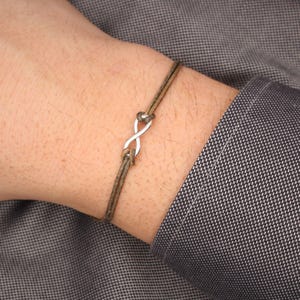 Lederarmband Herren mit Infinity silberfarben, taupe braun, Unendlichkeit