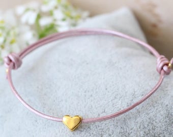 Leather bracelet with a pink mother-of-pearl heart and sliding knot closure, gold, silver or rose gold colored