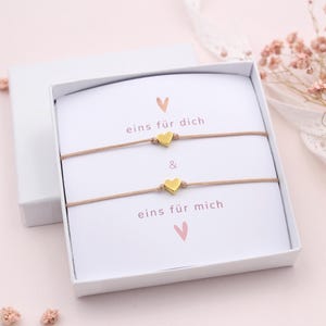 Freundschaftsarmbänder im 2er Set mit Karte & Schmuckschachtel, Makramee Armbänder mit Herz für beste Freundin oder Freund