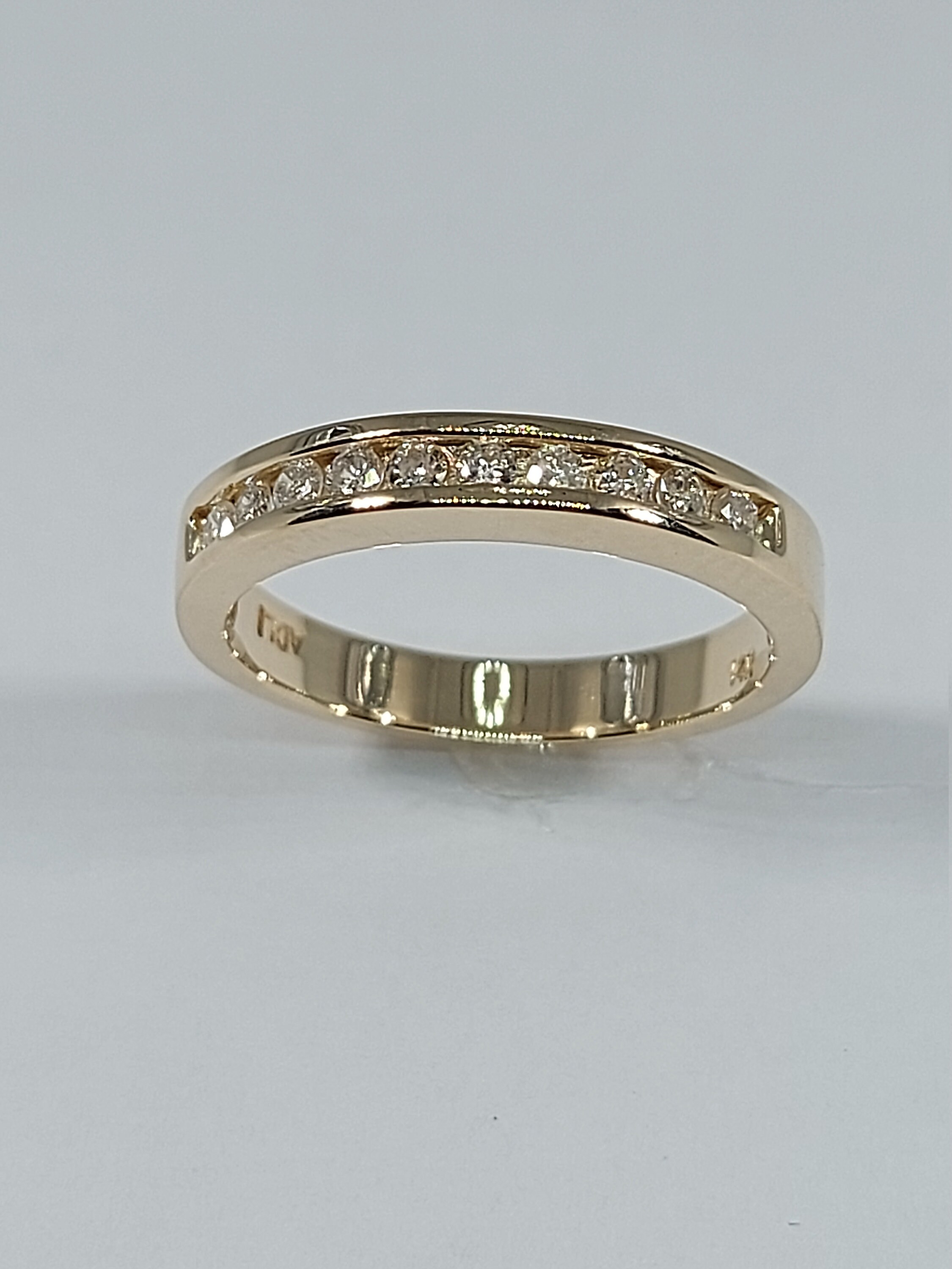 Gold rings for wedding anniversary clearance
