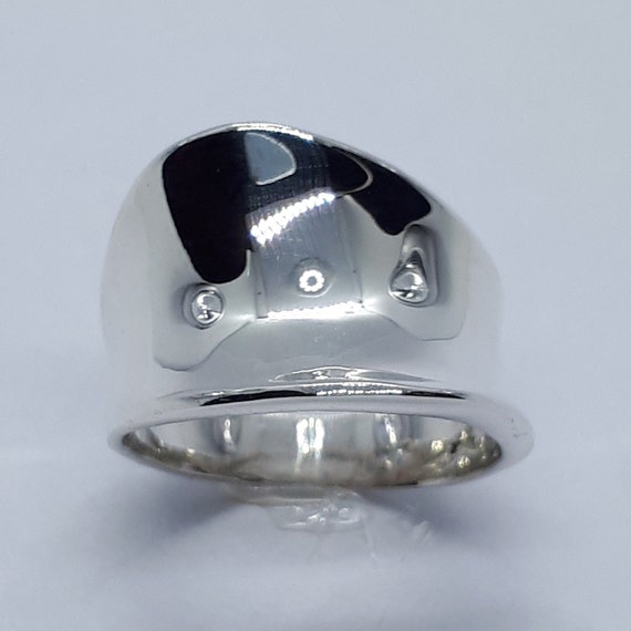 Anello in argento zigrinato e lavorato a mano | AMetis® Gioielli