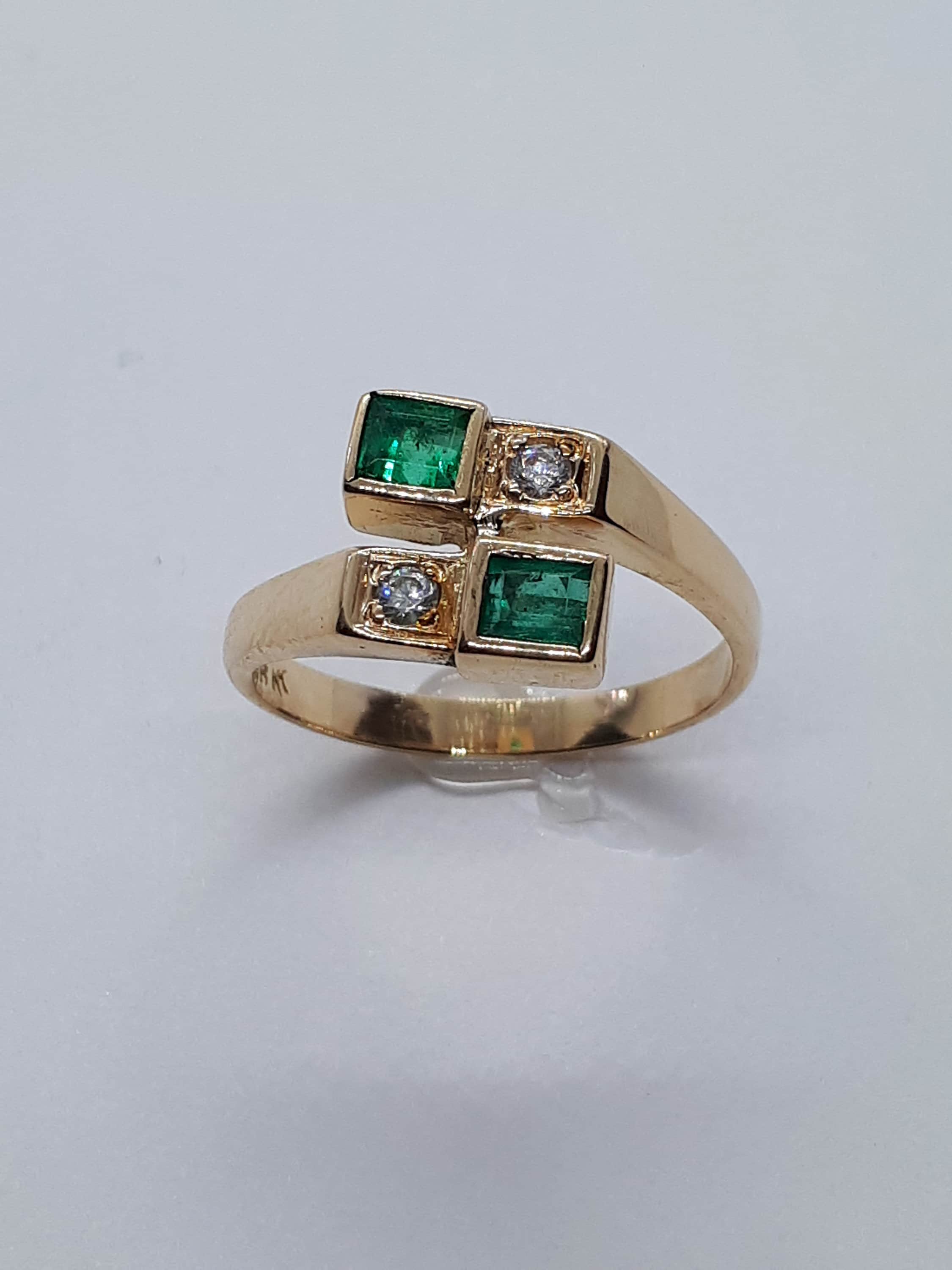 Anillo de 2025 esmeralda con diamantes