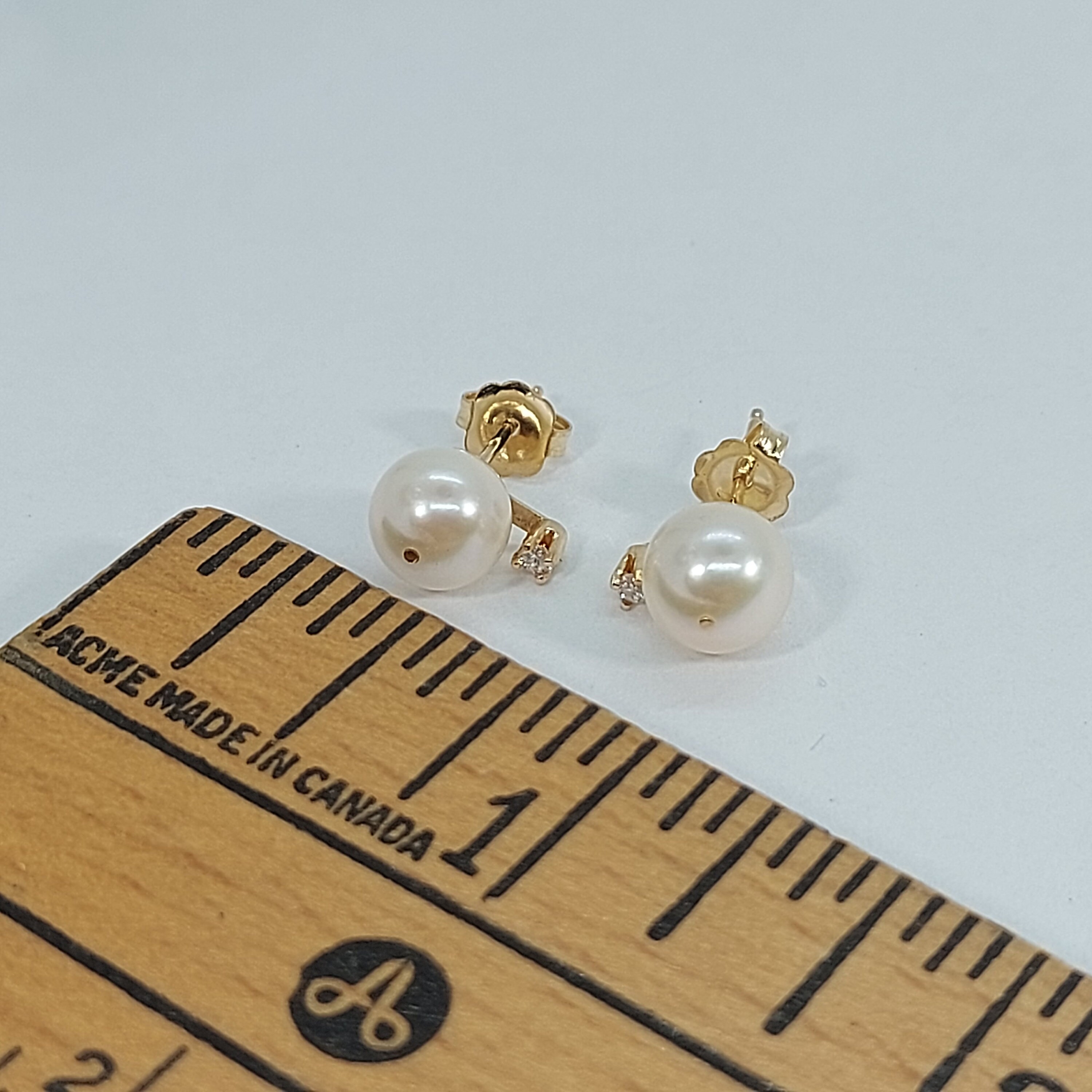 Pearl Earring, Pearl Stud, Diamond Earring 10K Yellow Gold