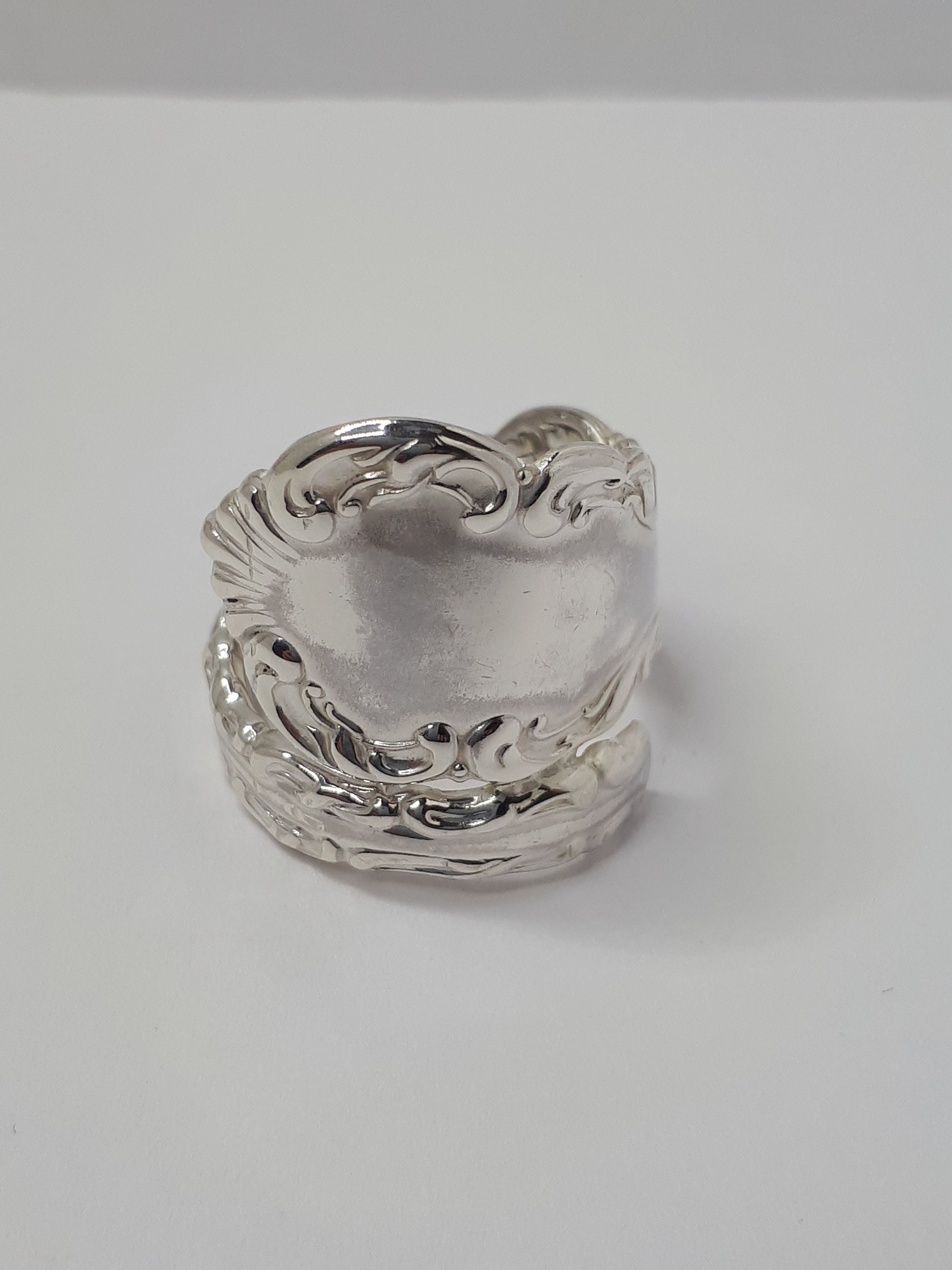 Oneida Kennett Stainless Steel Spoon Wrap Around Ring by