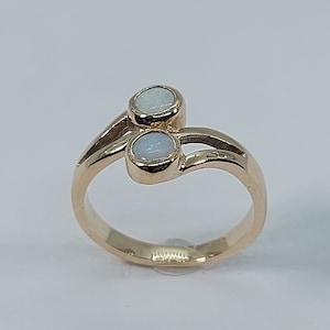 Anillo de ópalo, anillos de oro con ópalo, anillo de oro, ópalo y oro, joyería de ópalo, piedra redonda, anillo de oro amarillo de 10 k, regalo para ella, ópalo auténtico