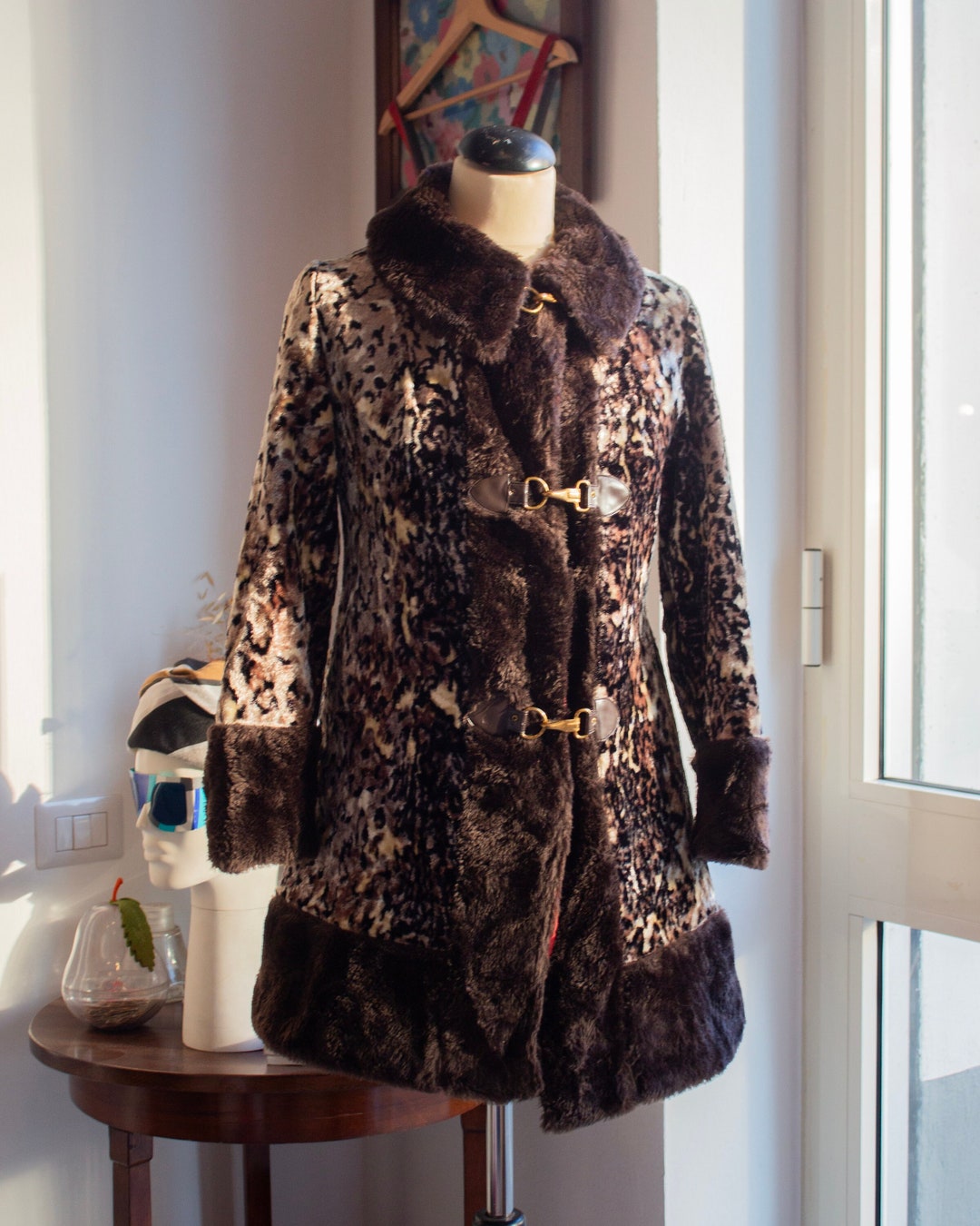60's Made in U.S.A. Brown Animalier Tapestry Pattern Faux Fur Mid ...