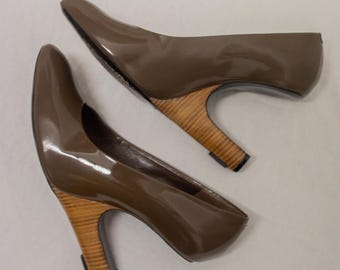 Marc Jacobs spring/summer 2008 brown green patent leather pumps with sculptural reversed wooden heel (EU39)