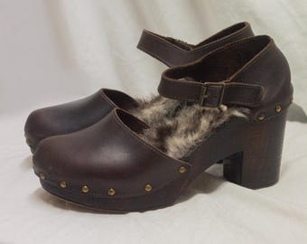 Vintage Brown Leather Clogs, Studded Wooden Heel, Shearling Lined (EU39)