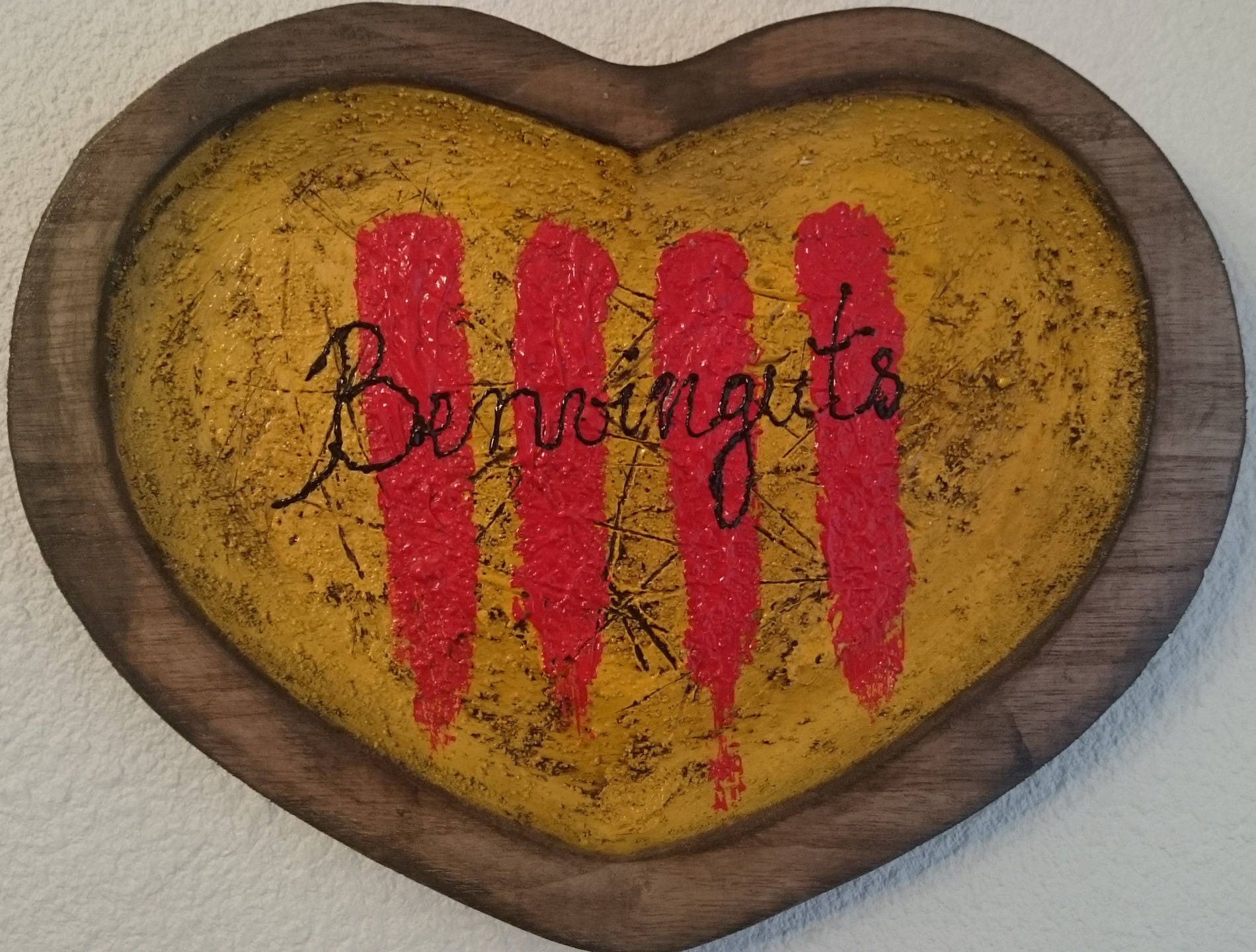 Coeur Catalan en Bois Foncé, Inscription Benvinguts