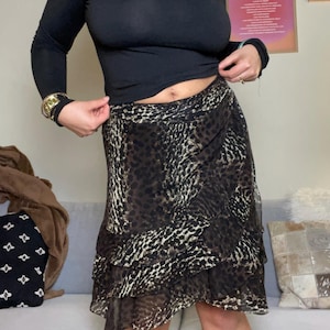 y2k vintage 2000s Seidenrock mit Leopardenmuster | Größe S/M