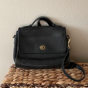 Vintage 90s COACH classic black leather court bag crossbody F13-9870