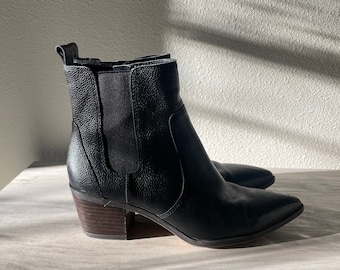 Black leather ankle boots franco sarto | Size 7