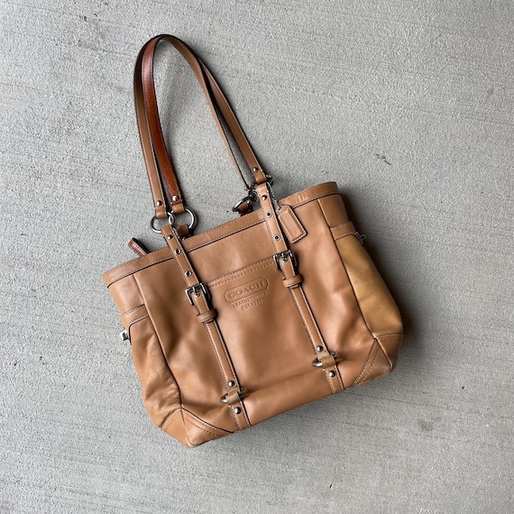 バッグ 00s coach archive leather shoulder bag Authentic Vintage Y2K 2000 Hobo Coach Yellow Leather