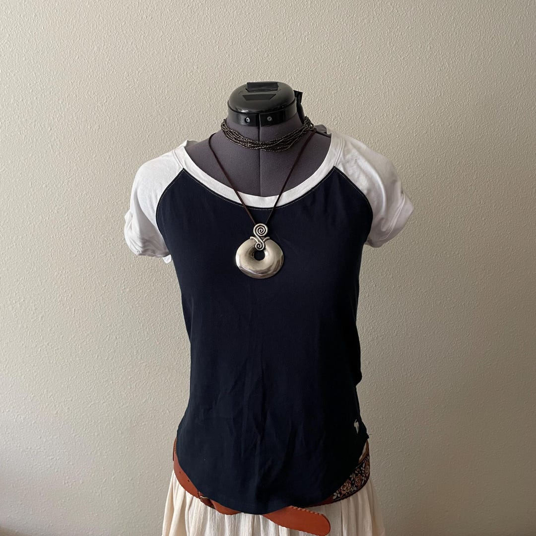 Y2k Abercrombie & Fitch Raglan Tee Navy and White Early 2000s Prep
