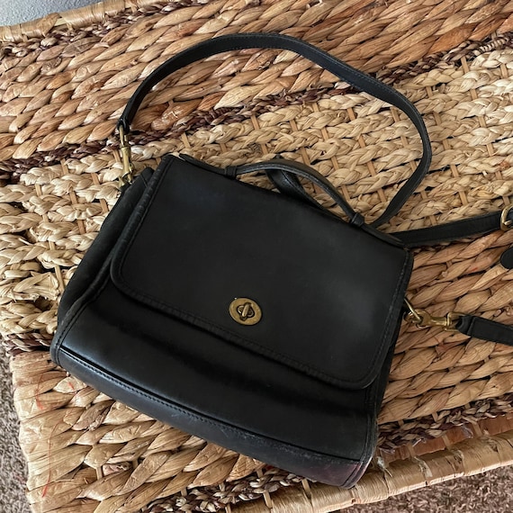 Vintage 90s COACH Classic Black Leather Court Bag Crossbody